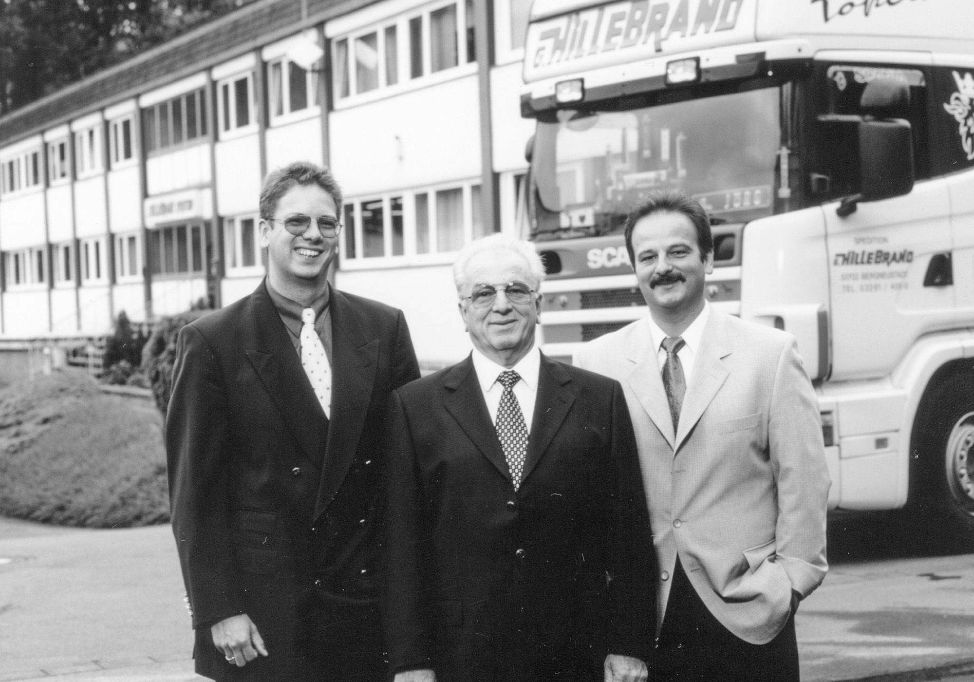 Historische Aufnahme der Geschäftsleitung der Spedition Hillebrand